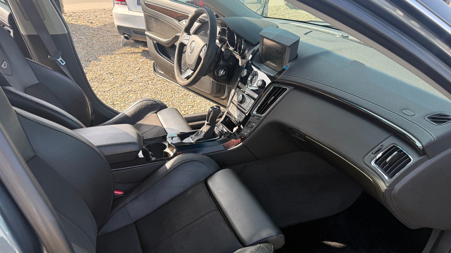 CADILLAC -V Wagon 6.2 V8 SC Automatic-image-5