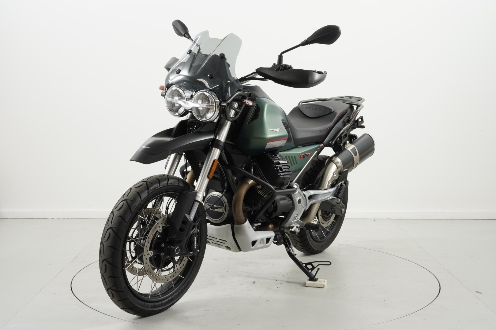 MOTO GUZZI V85 TT ABS-showroom-element-2
