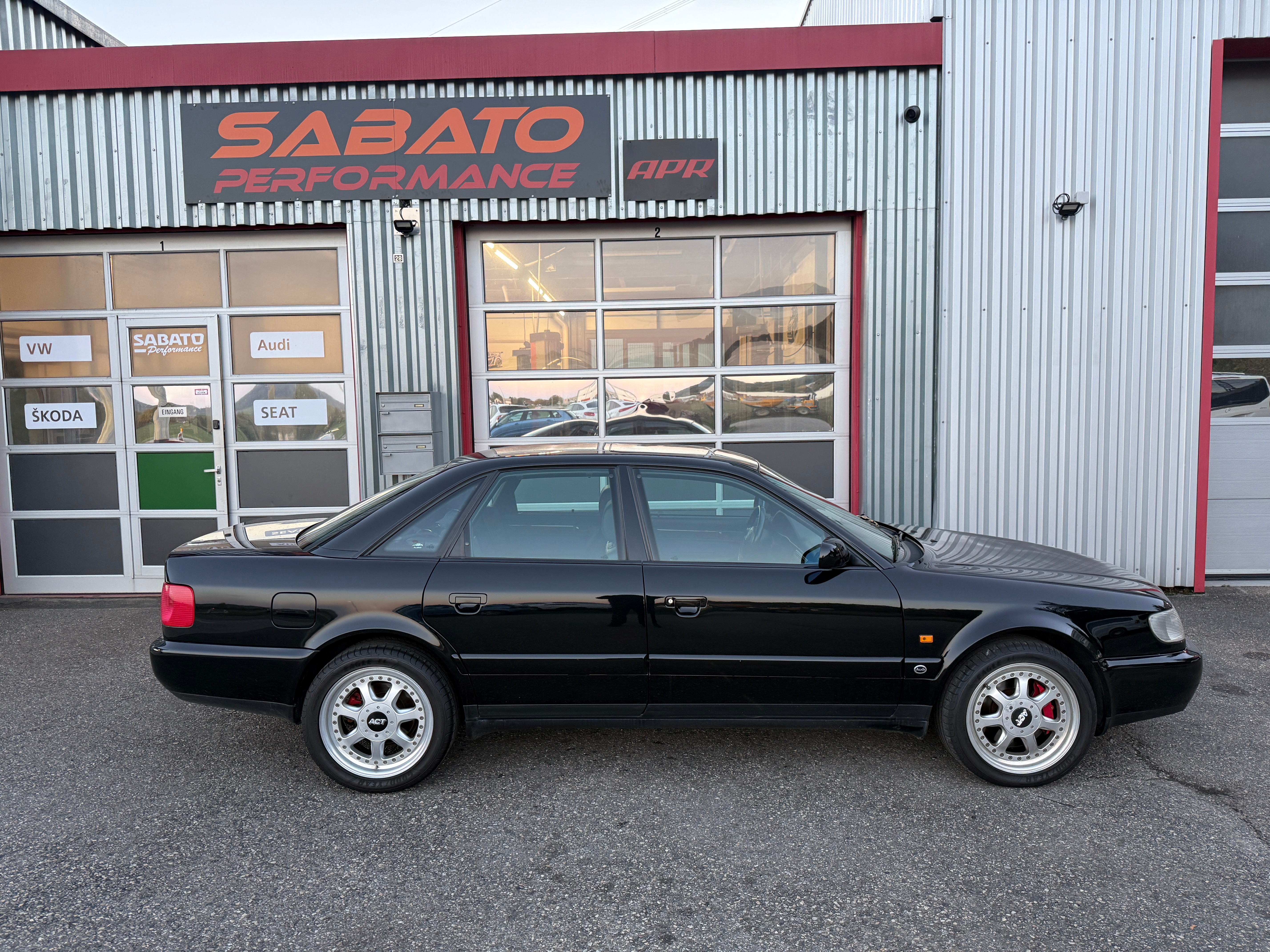 Car photo