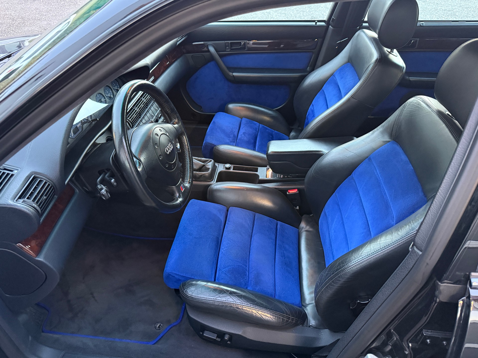 AUDI S6 quattro 4.2 plus-image-7