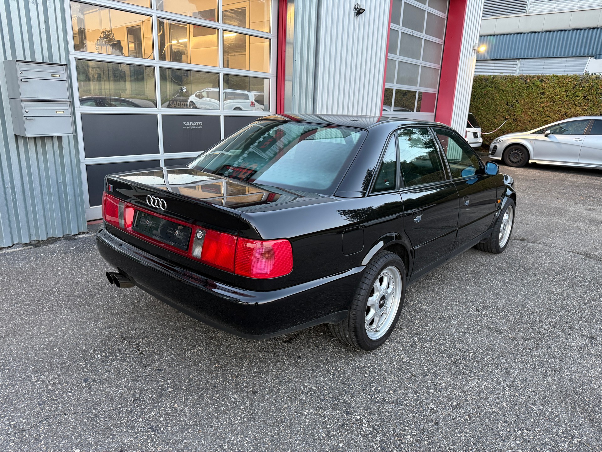 AUDI S6 quattro 4.2 plus-image-4