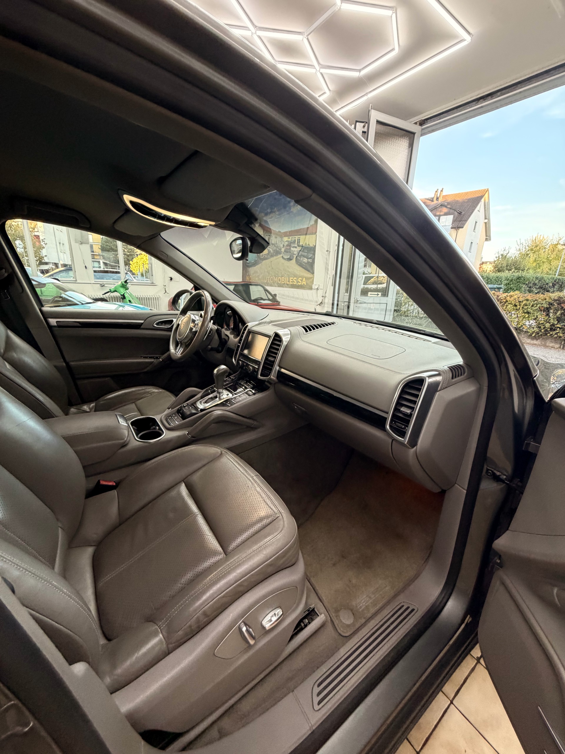PORSCHE Cayenne Diesel-image-14