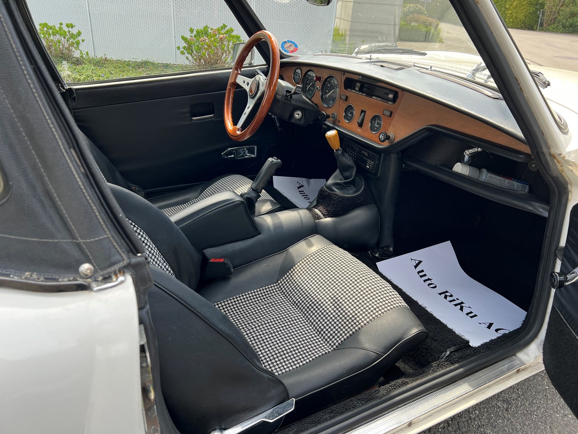 TRIUMPH Spitfire 1500 VETERAN-image-11