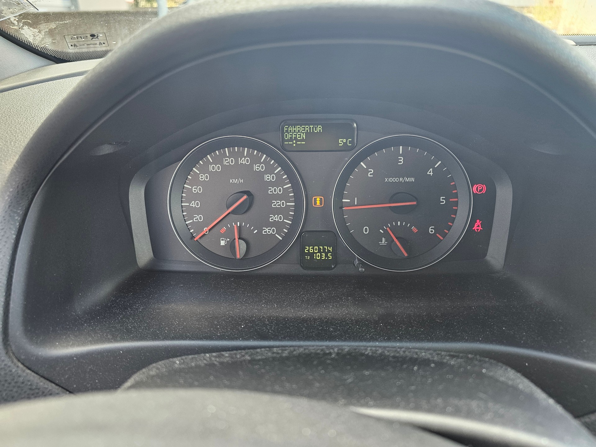 VOLVO C30 1.6D Kinetic-image-9
