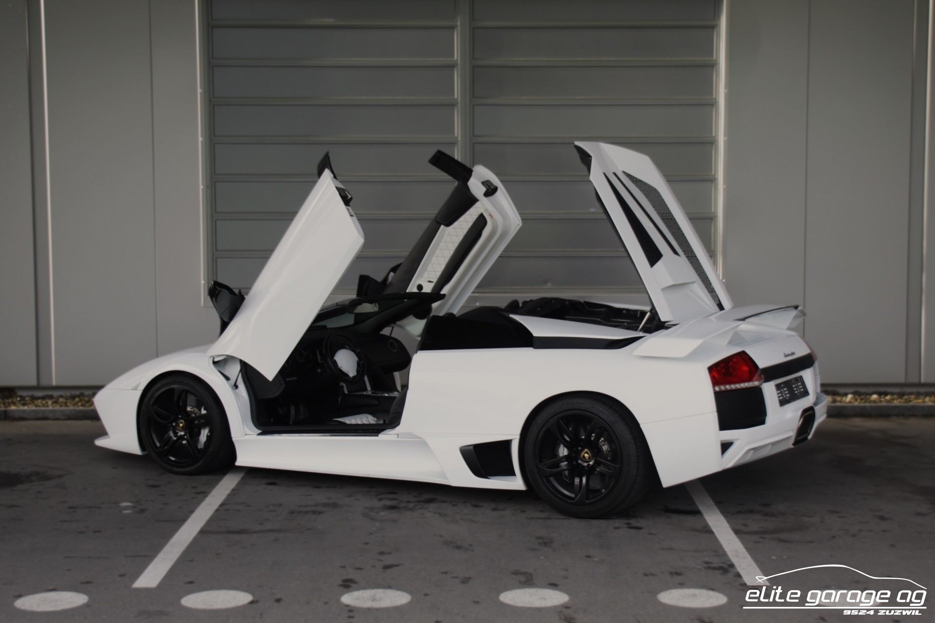 LAMBORGHINI Murciélago LP640-4 Roadster-image-2