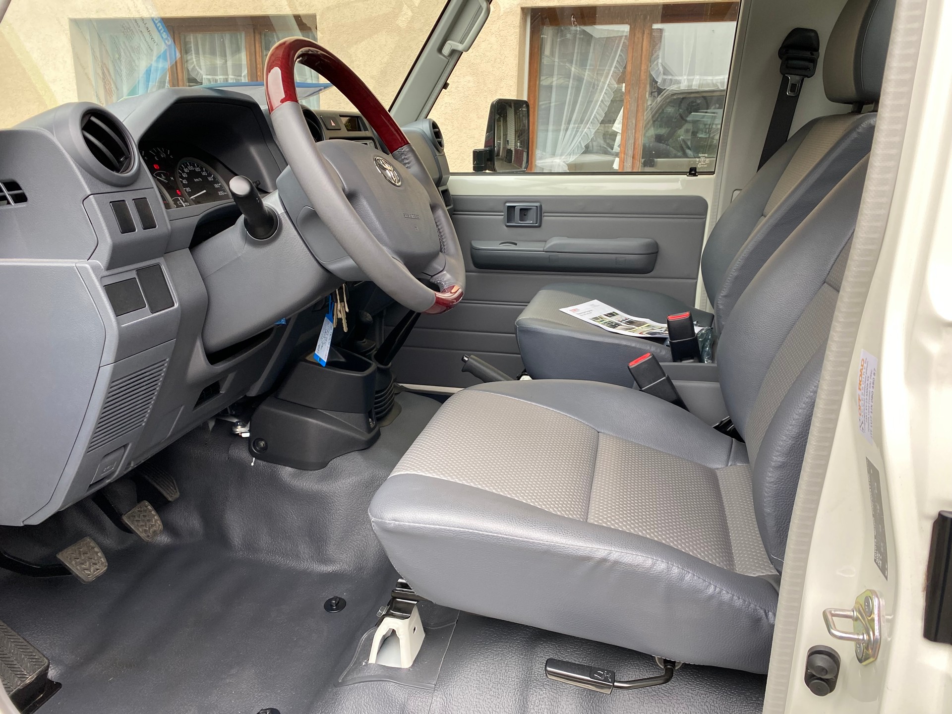 TOYOTA GRJ79 4.0 V6 Singel-Cap-image-2