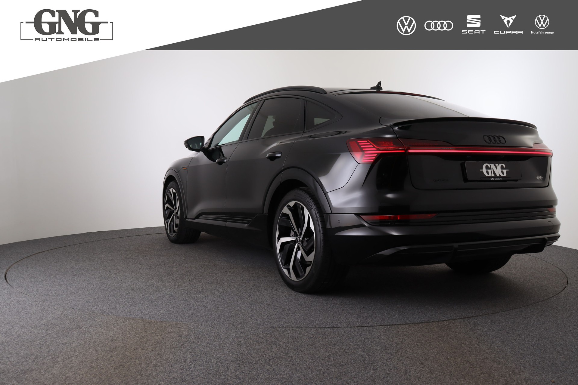 AUDI e-tron 55 Sportback S Line Black Edition quattro-image-2