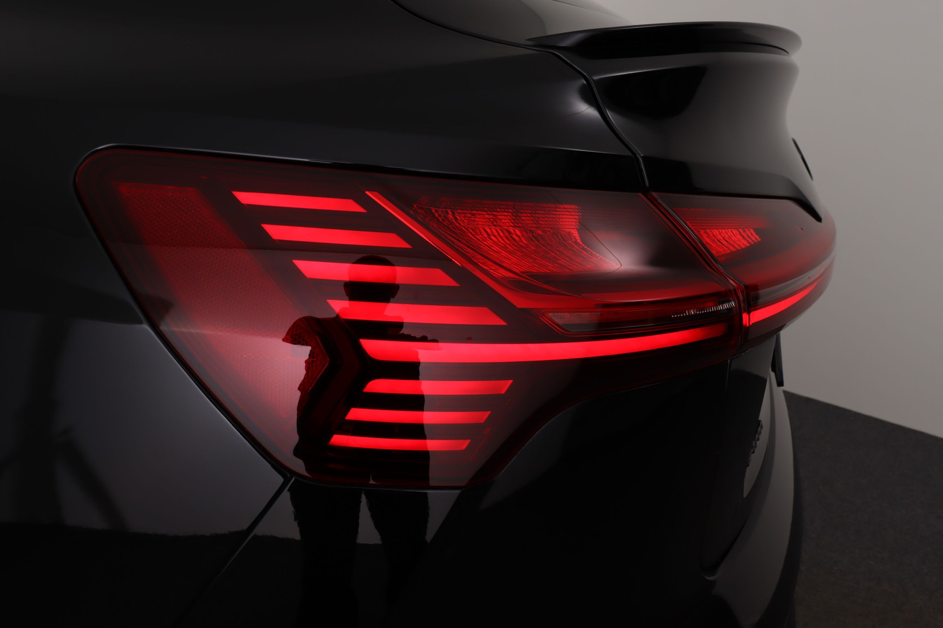 AUDI e-tron 55 Sportback S Line Black Edition quattro-image-9