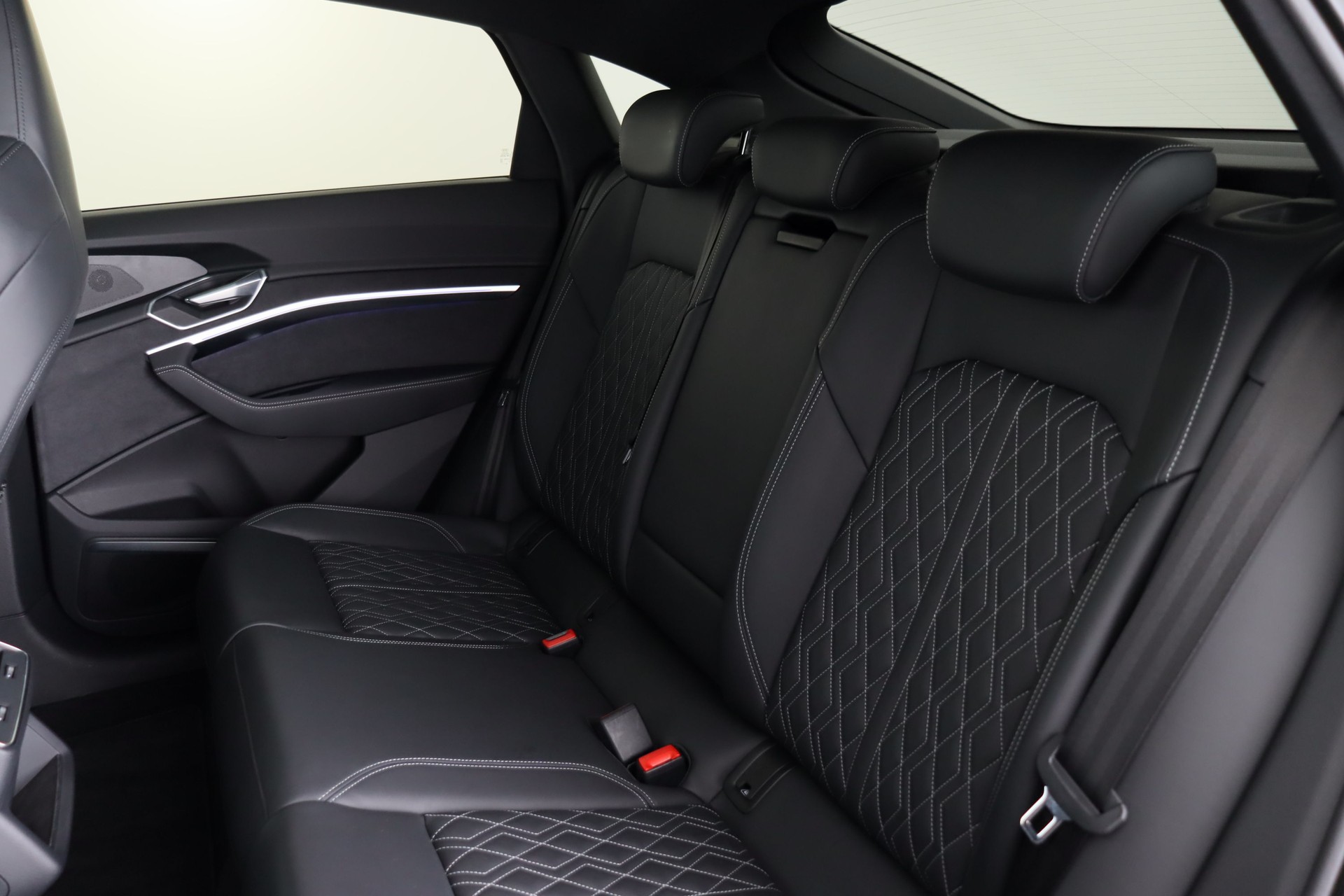 AUDI e-tron 55 Sportback S Line Black Edition quattro-image-14