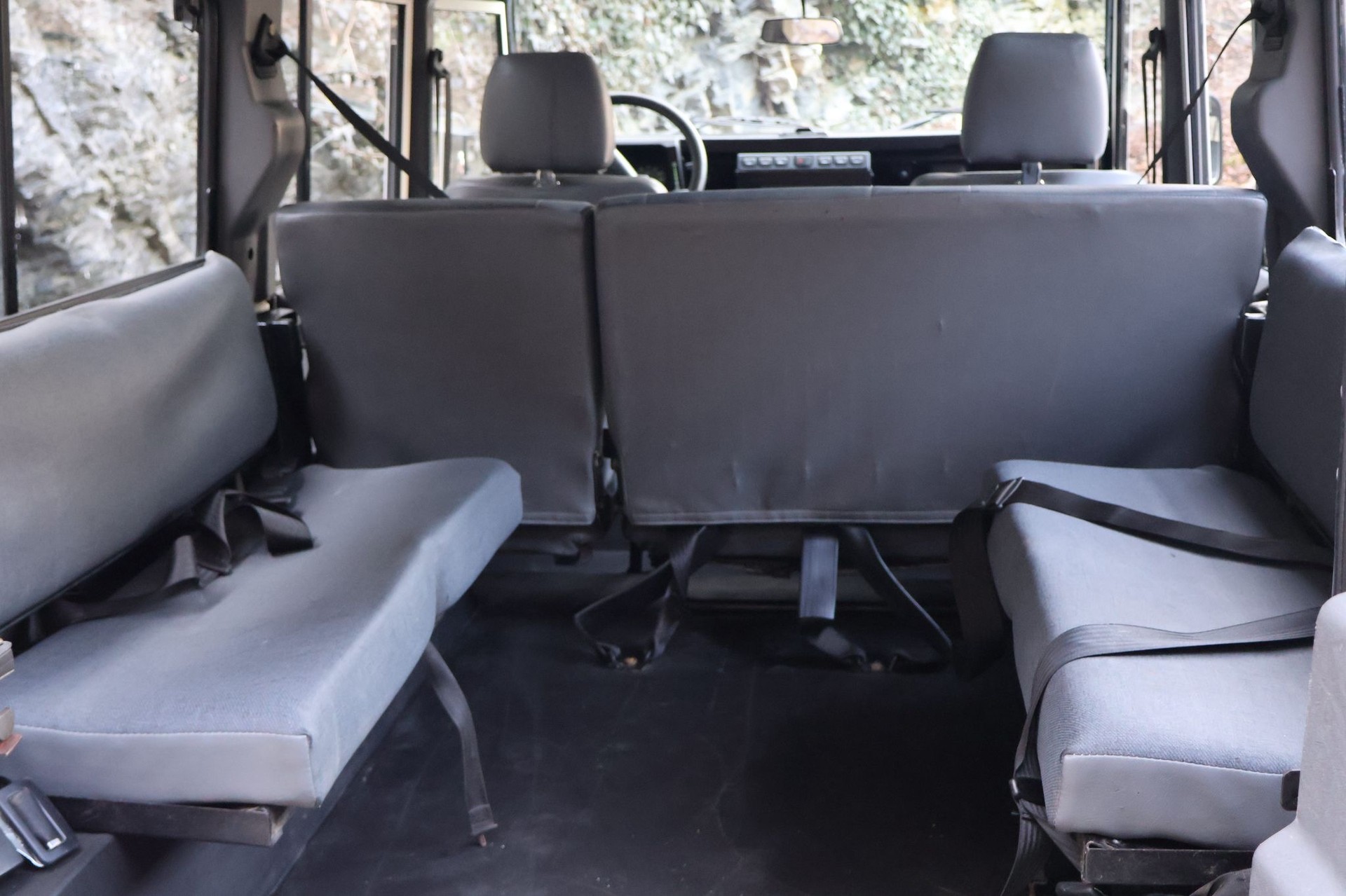 LAND ROVER DEFENDER-image-8