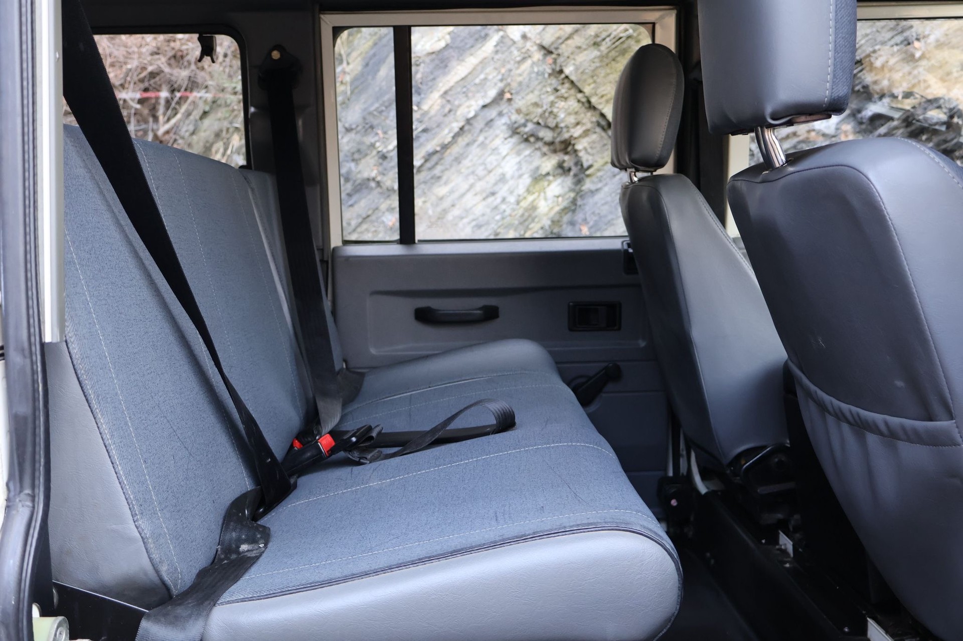 LAND ROVER DEFENDER-image-6