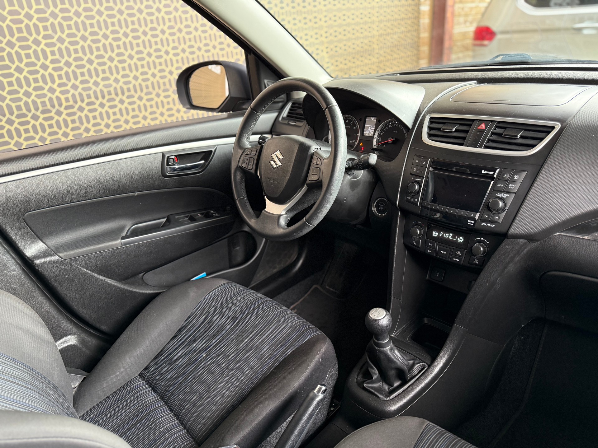 SUZUKI Swift 1.2i 16V Sergio Cellano 4x4-image-4