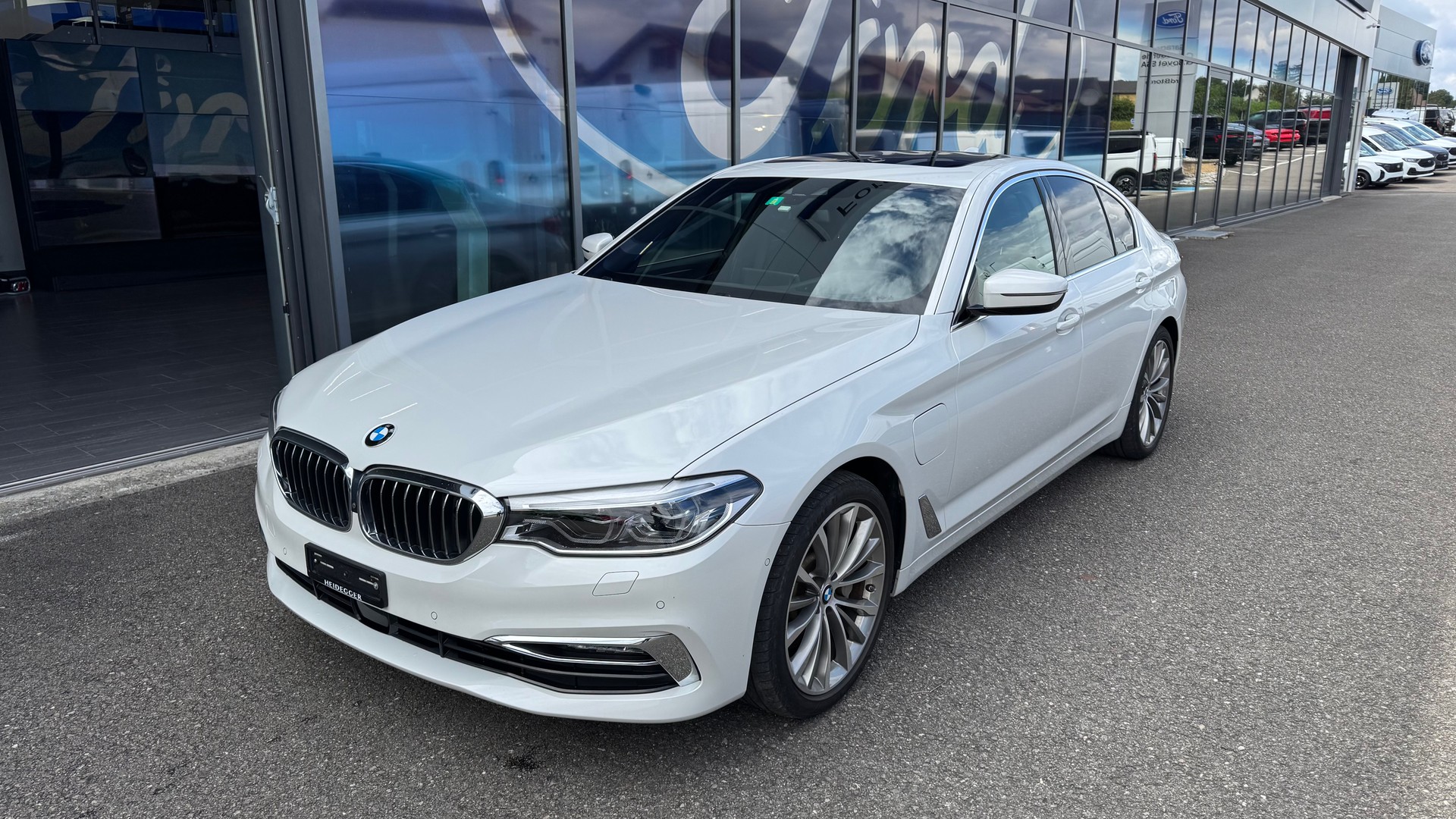 BMW 530e xDrive-image-1