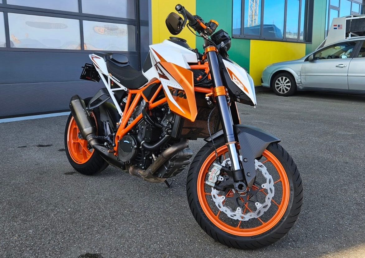 KTM 1290 Super Duke R Special Edition-image-1