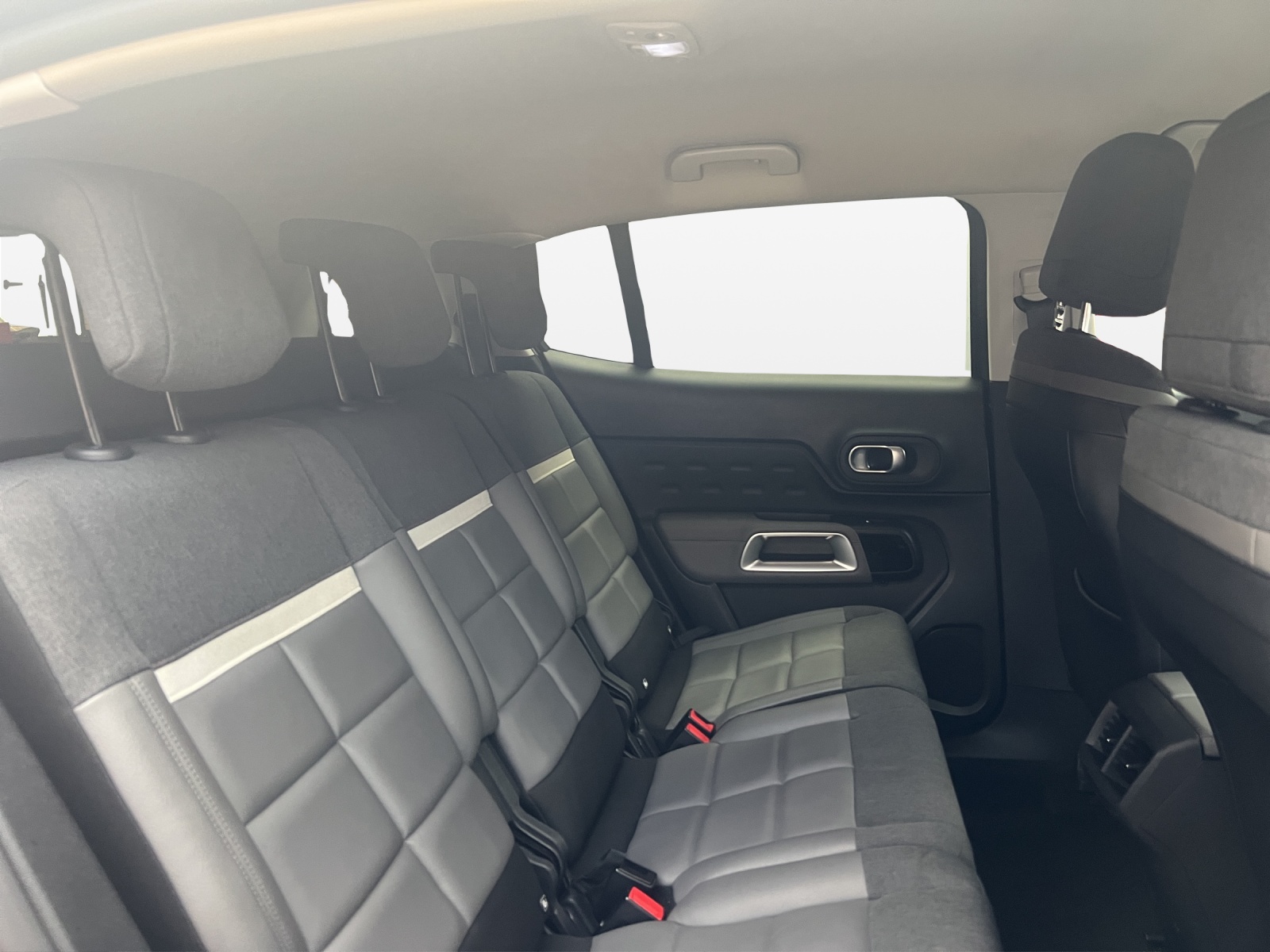 CITROEN C5 Aircross 1.6 PHEV Shine-image-18