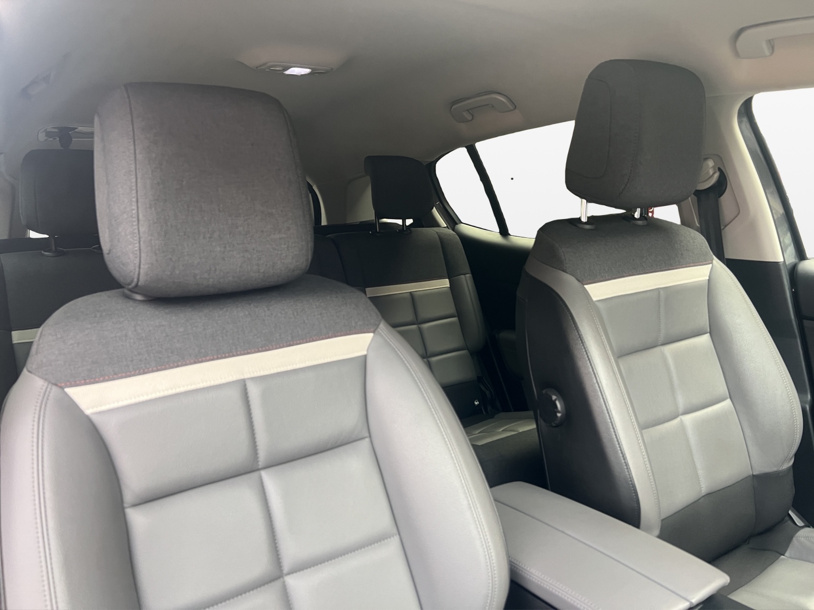 CITROEN C5 Aircross 1.6 PHEV Shine-image-15
