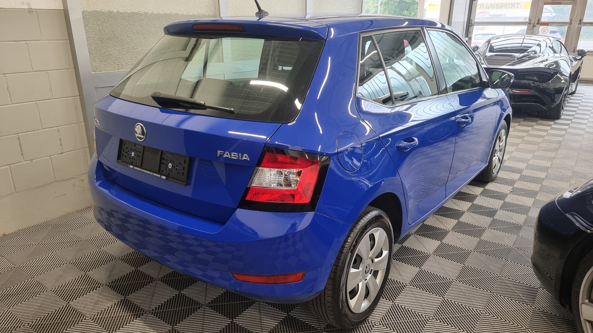 SKODA Fabia 1.0 MPI Ambition-image-5