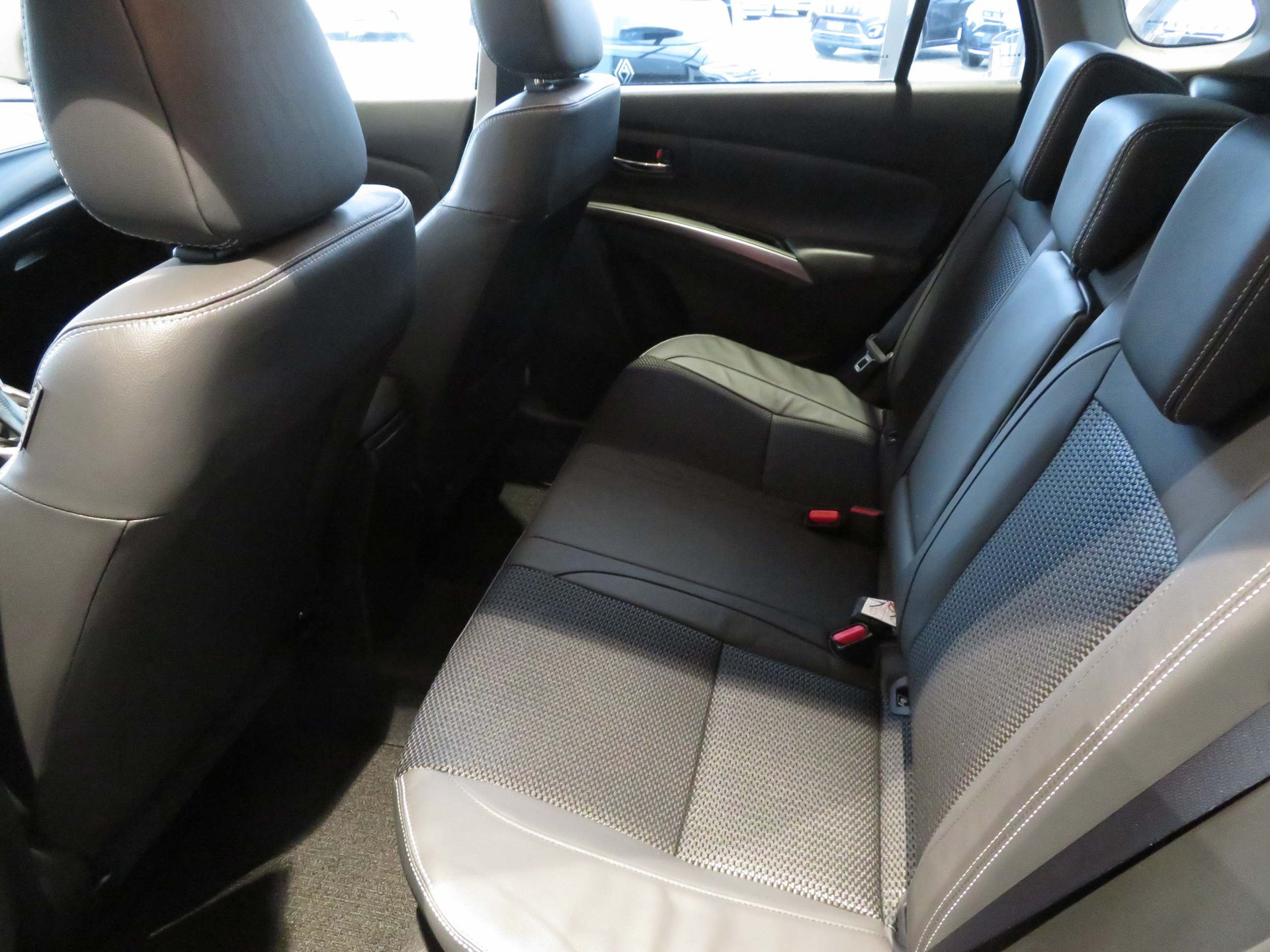 SUZUKI S-Cross 1.4 T Compact Top Hybrid 4x4-image-5