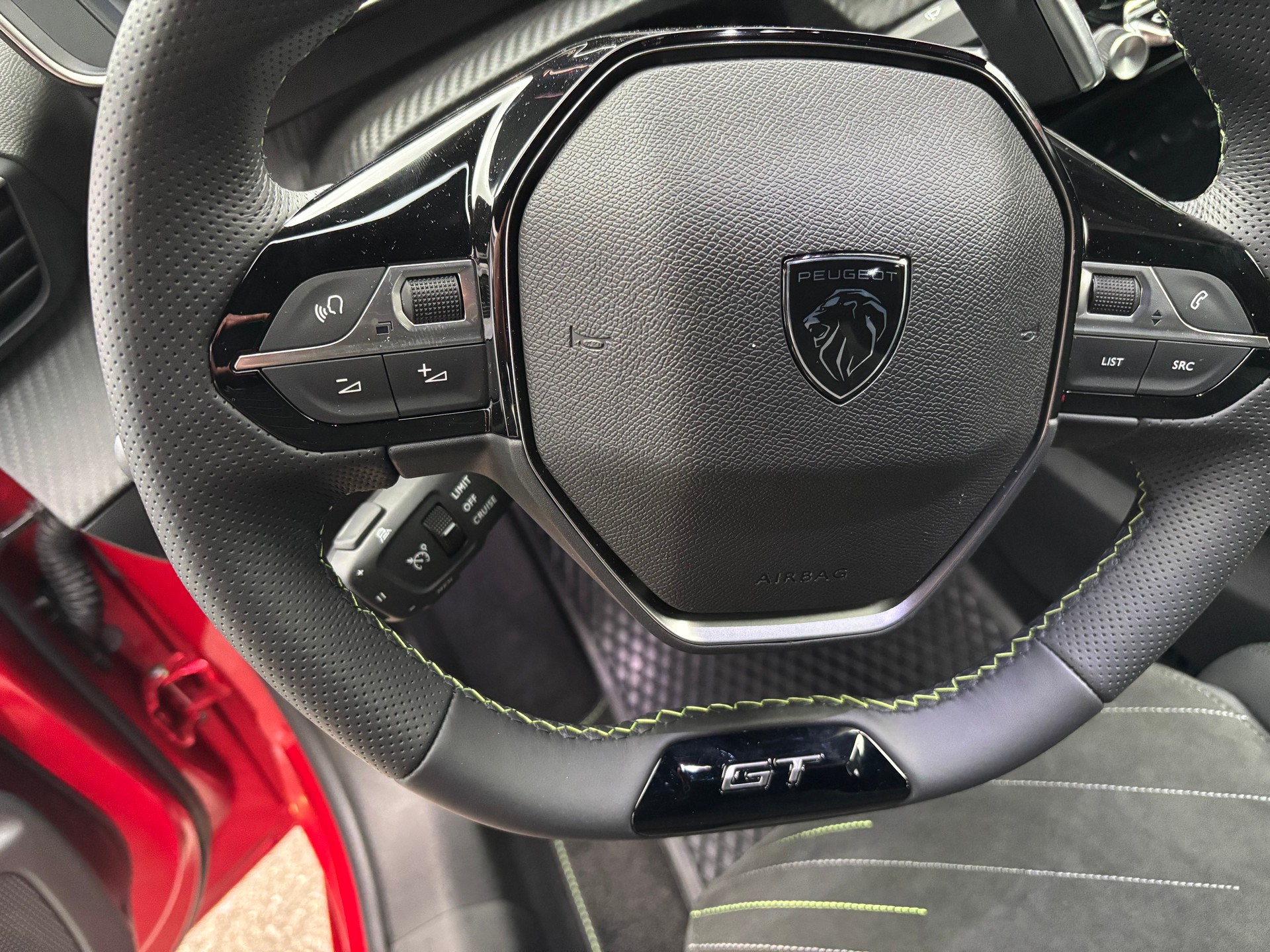 PEUGEOT 208 1.2 MHEV 110 GT-image-12
