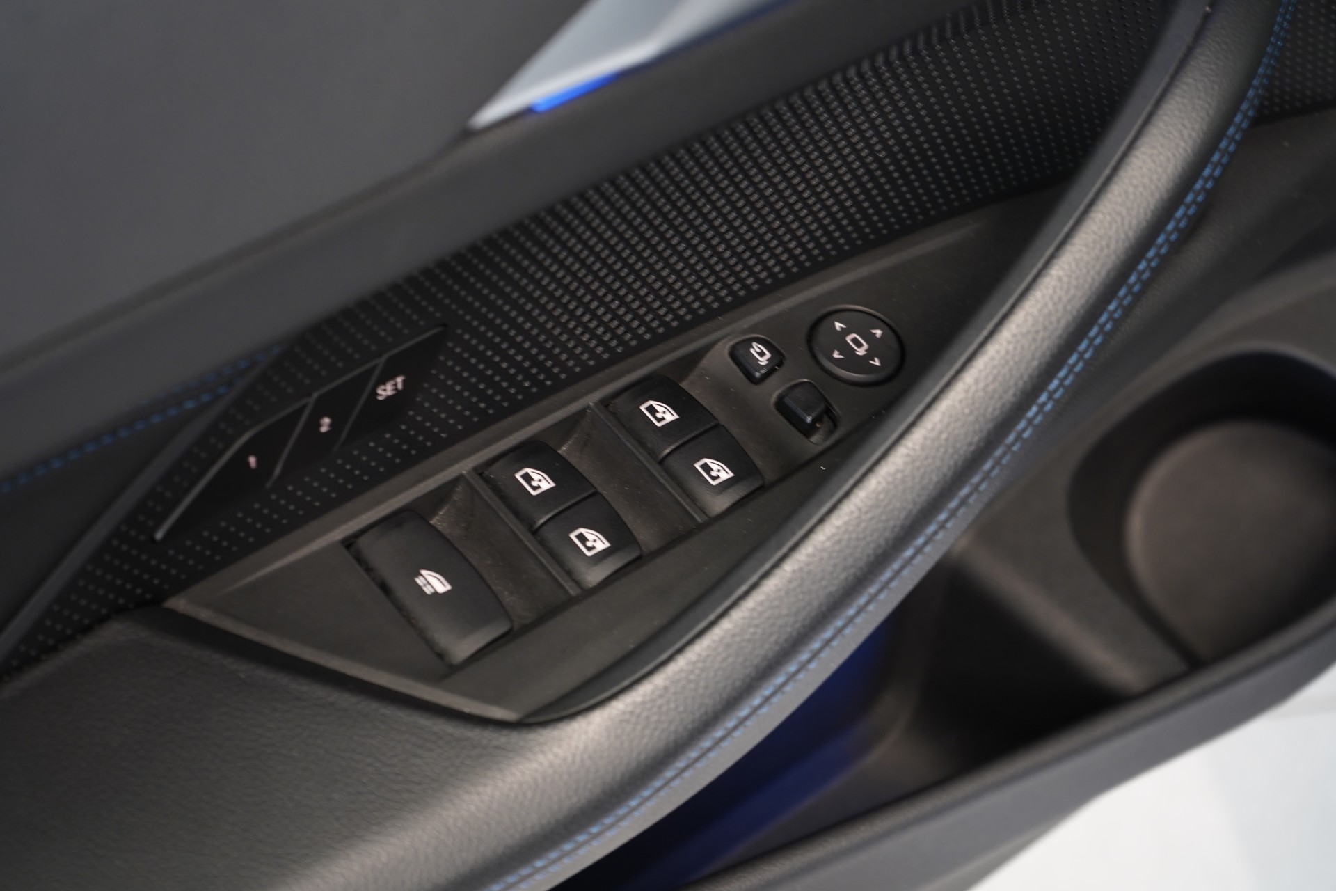 BMW M440i xDrive 48V Cabriolet Steptronic-image-9