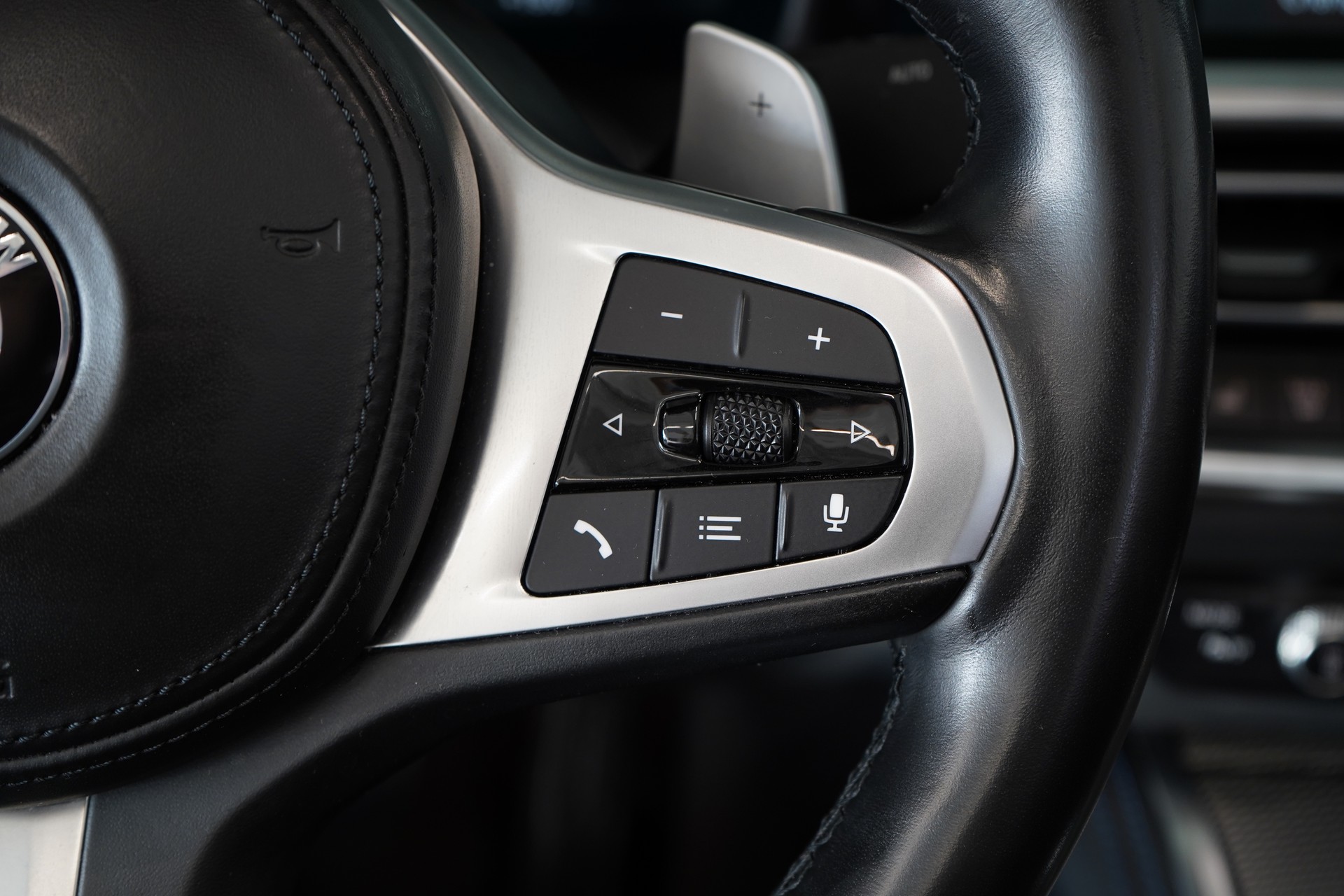 BMW M440i xDrive 48V Cabriolet Steptronic-image-19