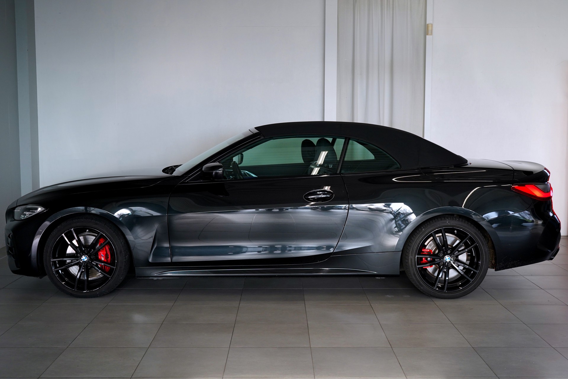 BMW M440i xDrive 48V Cabriolet Steptronic-image-4
