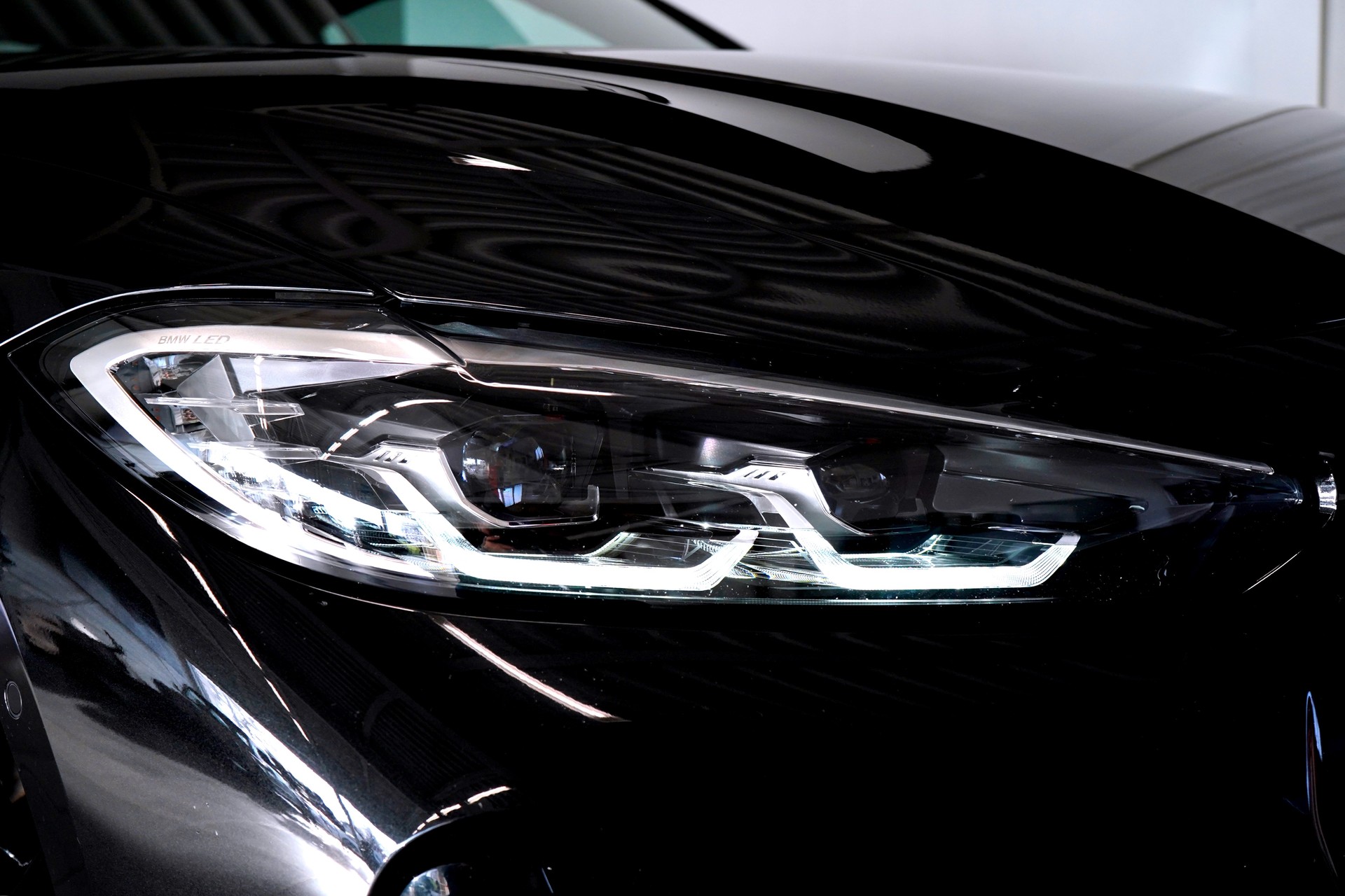 BMW M440i xDrive 48V Cabriolet Steptronic-image-3