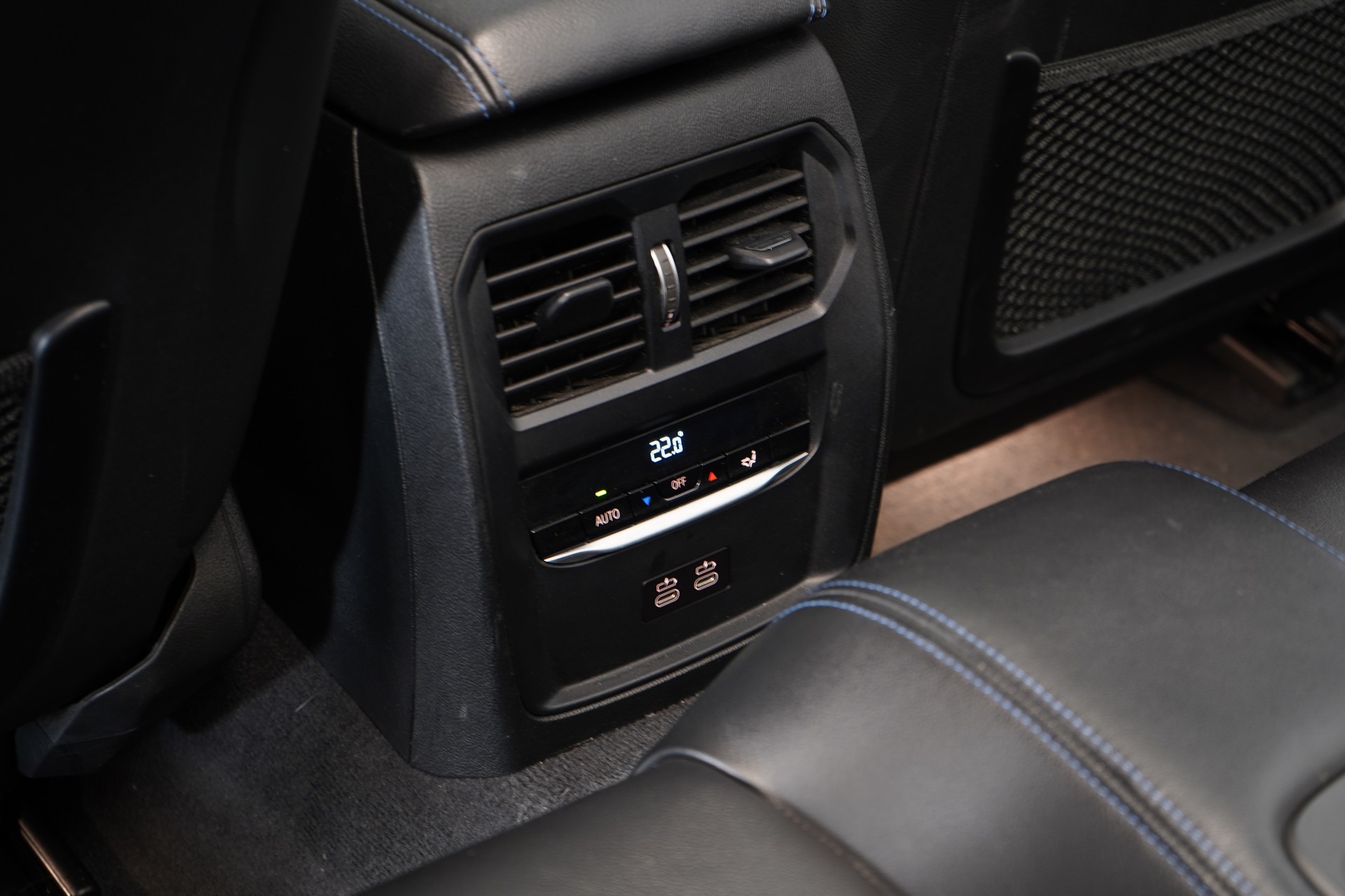 BMW M440i xDrive 48V Cabriolet Steptronic-image-28