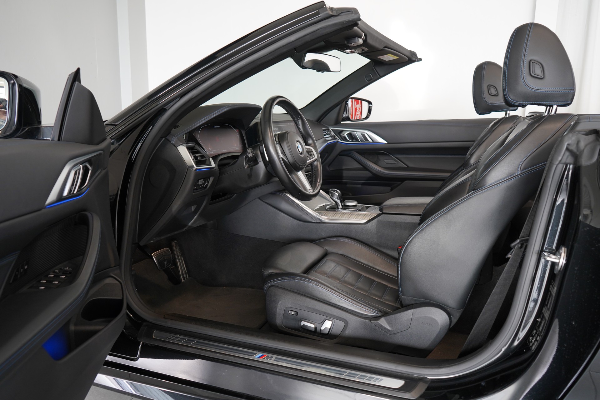 BMW M440i xDrive 48V Cabriolet Steptronic-image-14