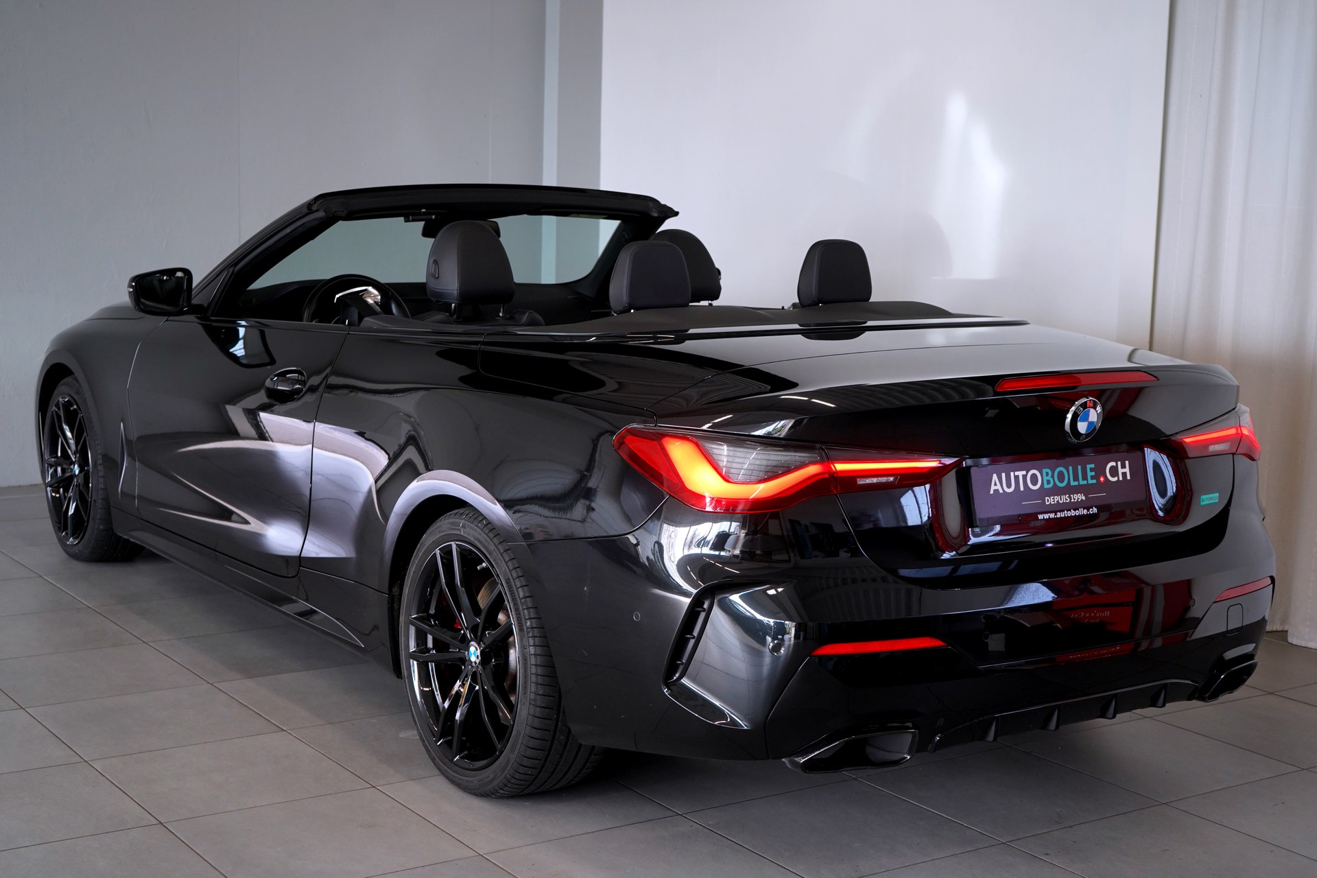 BMW M440i xDrive 48V Cabriolet Steptronic-image-12