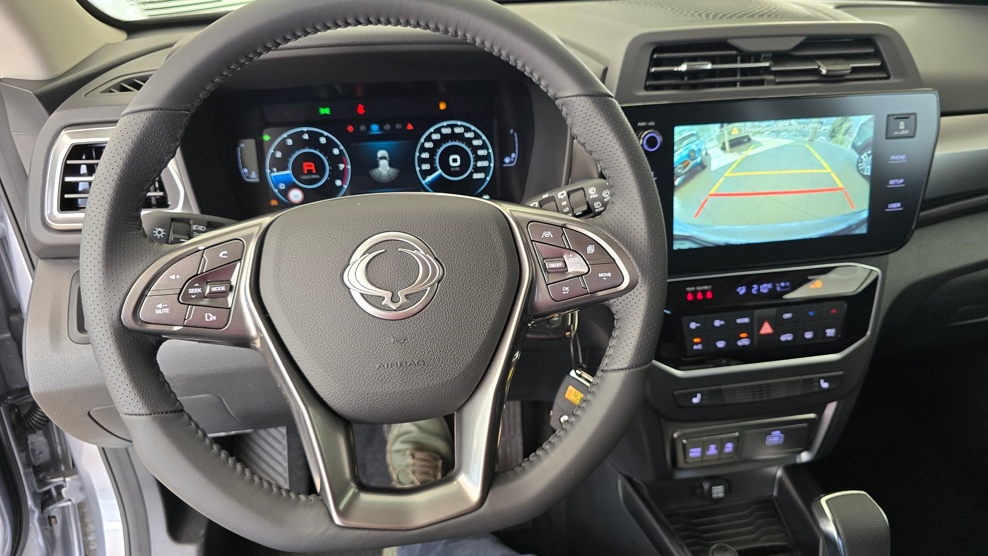 KGM-SsangYong Tivoli 1.5TGDI Bron 4WD A-image-6