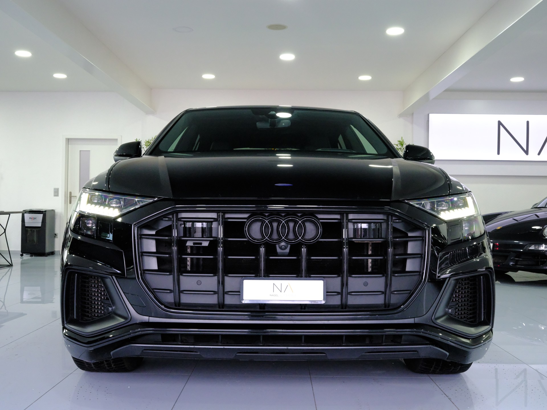 AUDI SQ8 TFSI quattro tiptronic *Premiumpaket* *Assistenzpaket plus* *Pano*-showroom-element-2
