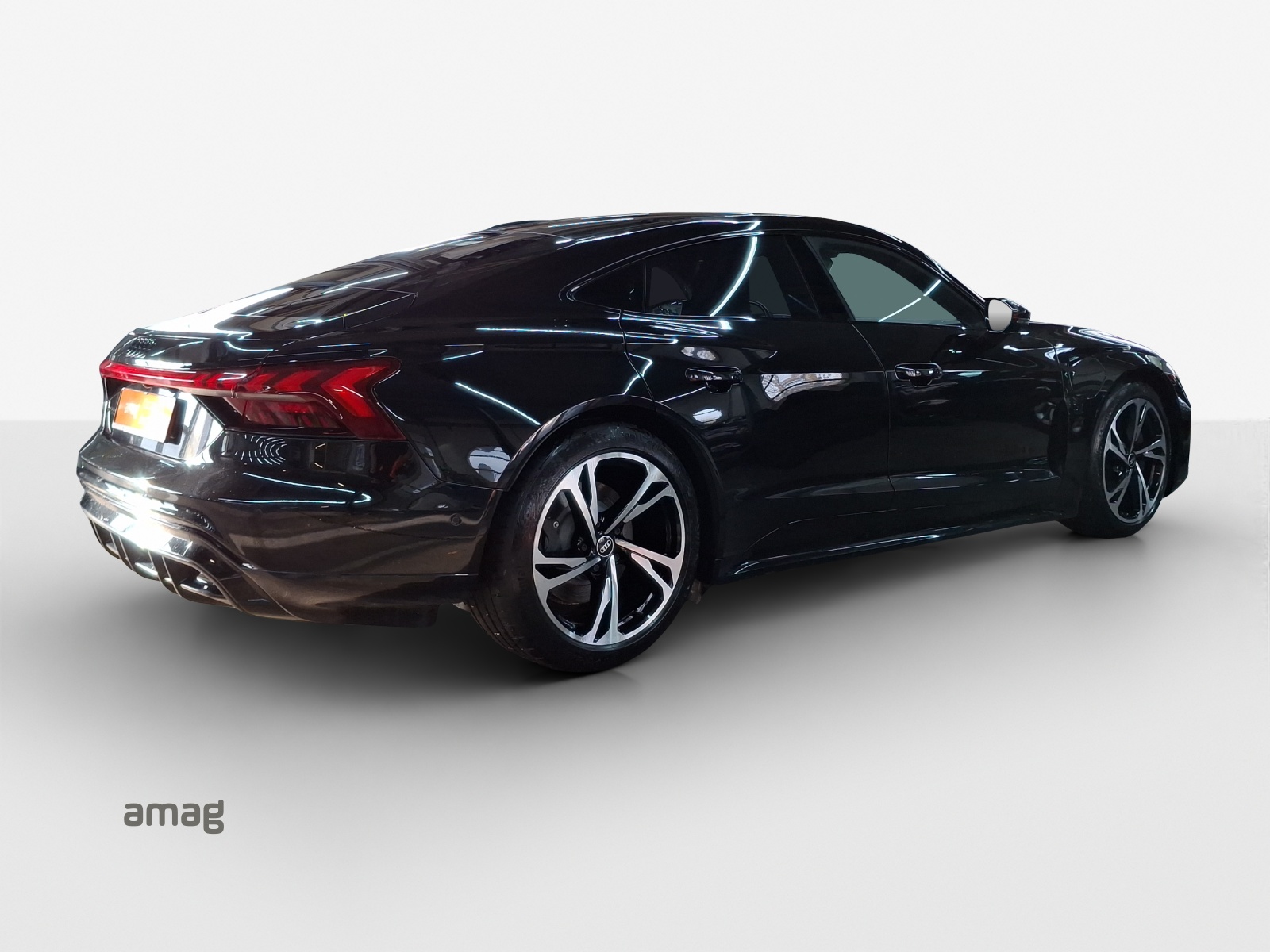 AUDI e-tron GT quattro-image-5