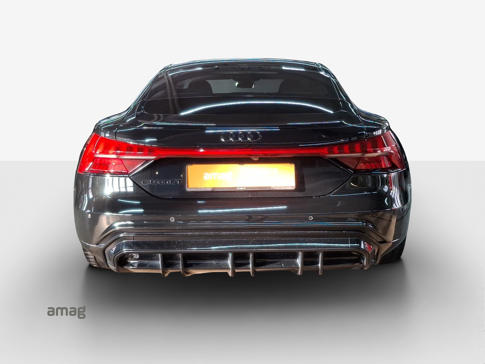 AUDI e-tron GT quattro-image-4