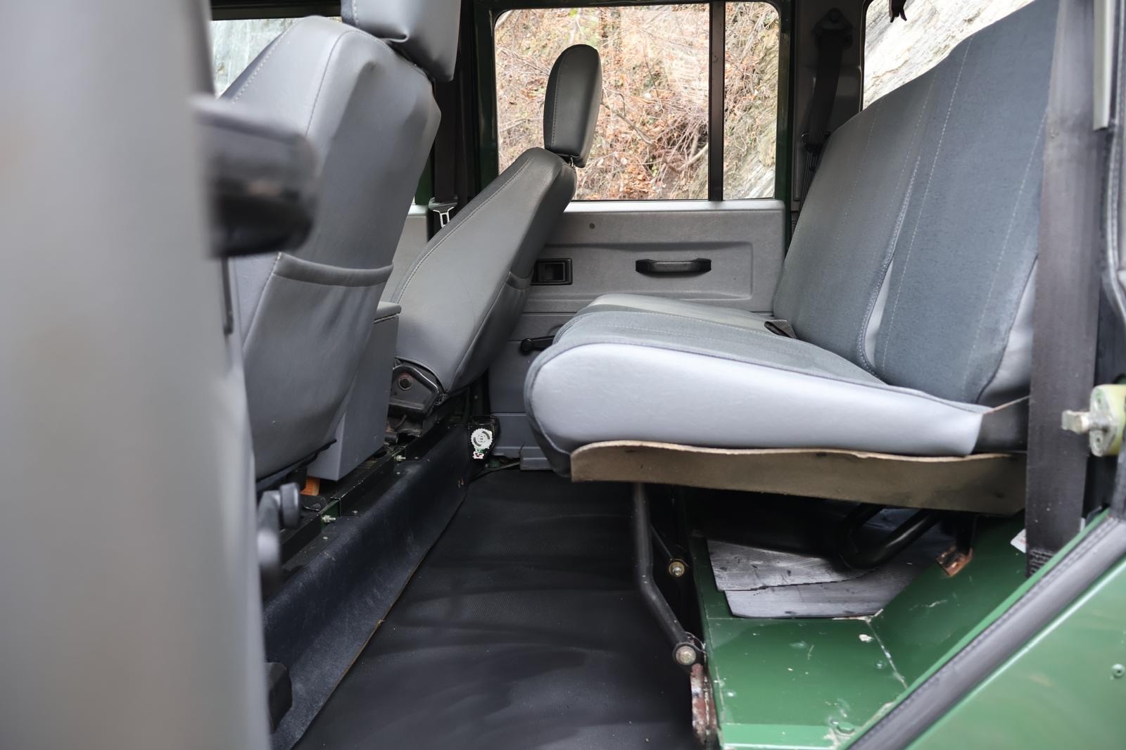 LAND ROVER Defender 110 CSW 2.5 Td5-image-7