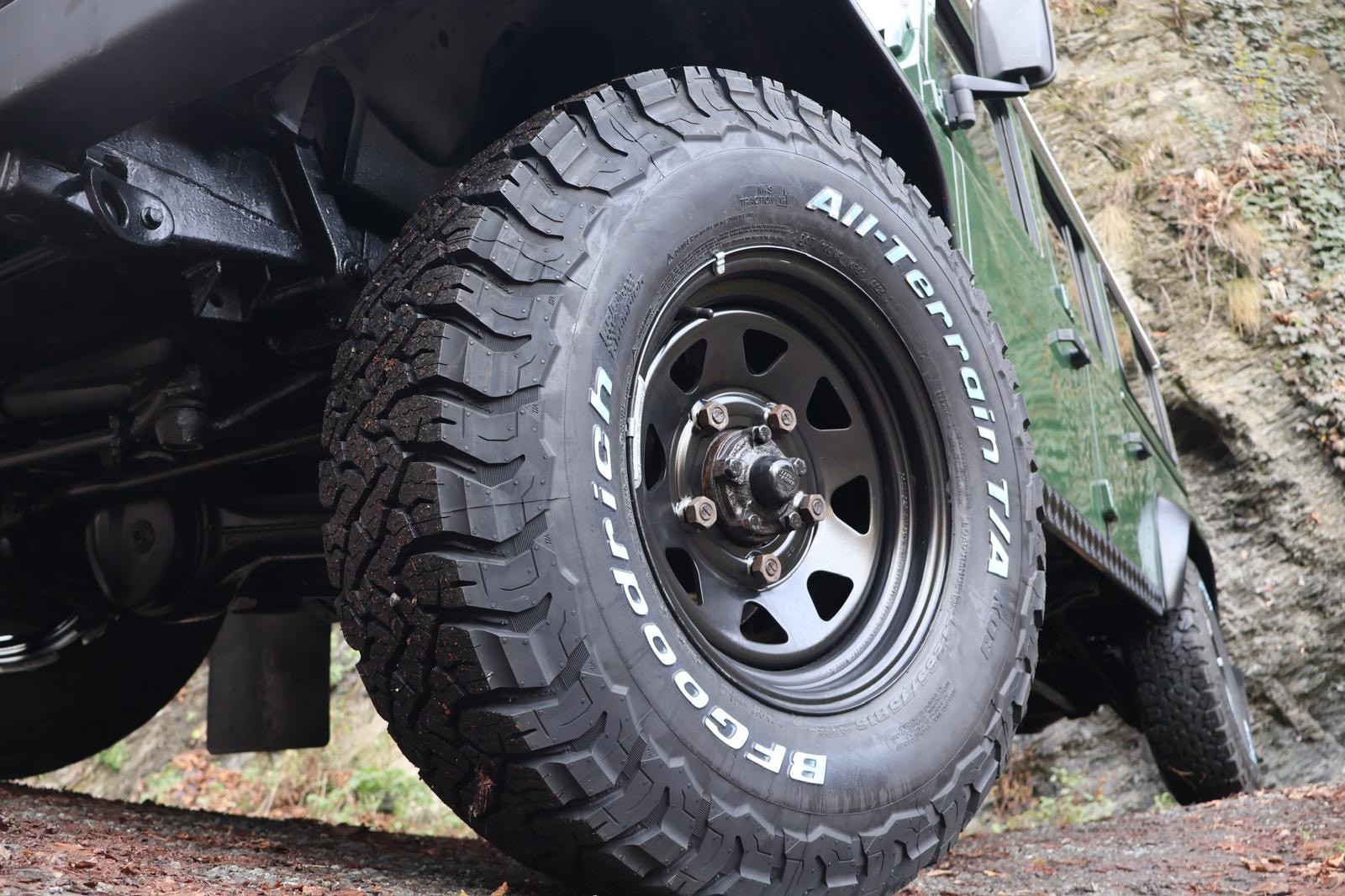 LAND ROVER Defender 110 CSW 2.5 Td5-image-11