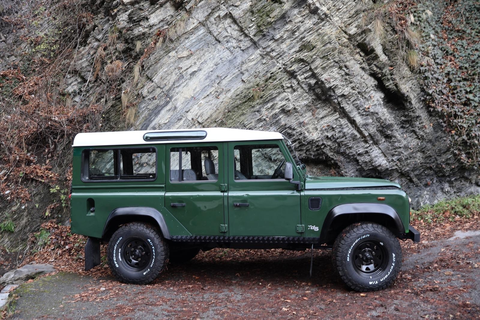LAND ROVER Defender 110 CSW 2.5 Td5-image-2