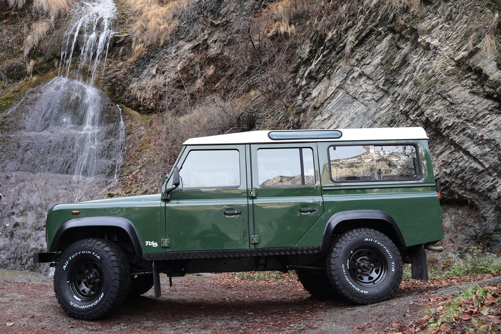 LAND ROVER Defender 110 CSW 2.5 Td5-image-3