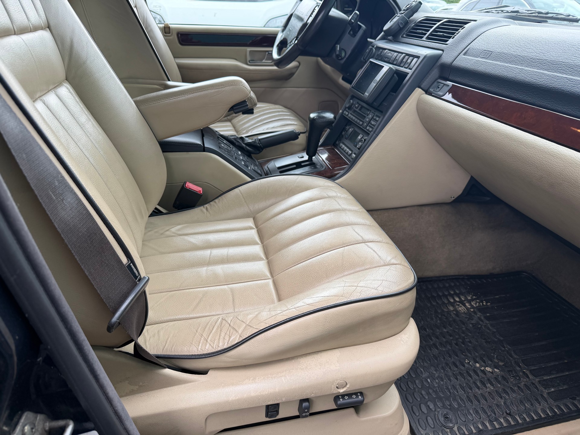 LAND ROVER Range Rover 4.6 HSE-image-9