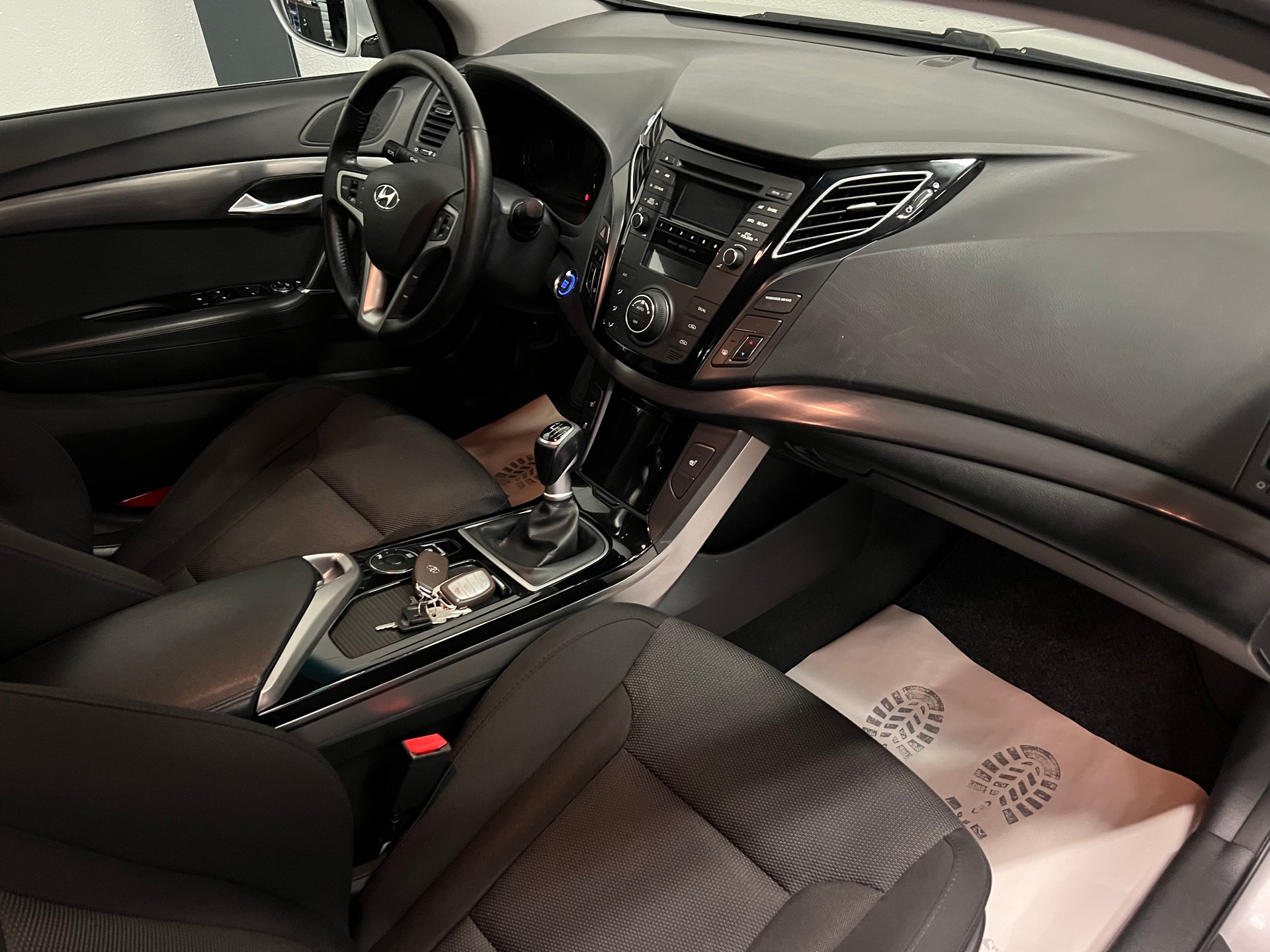 HYUNDAI i40 Wagon 1.7 CRDI Style-image-18