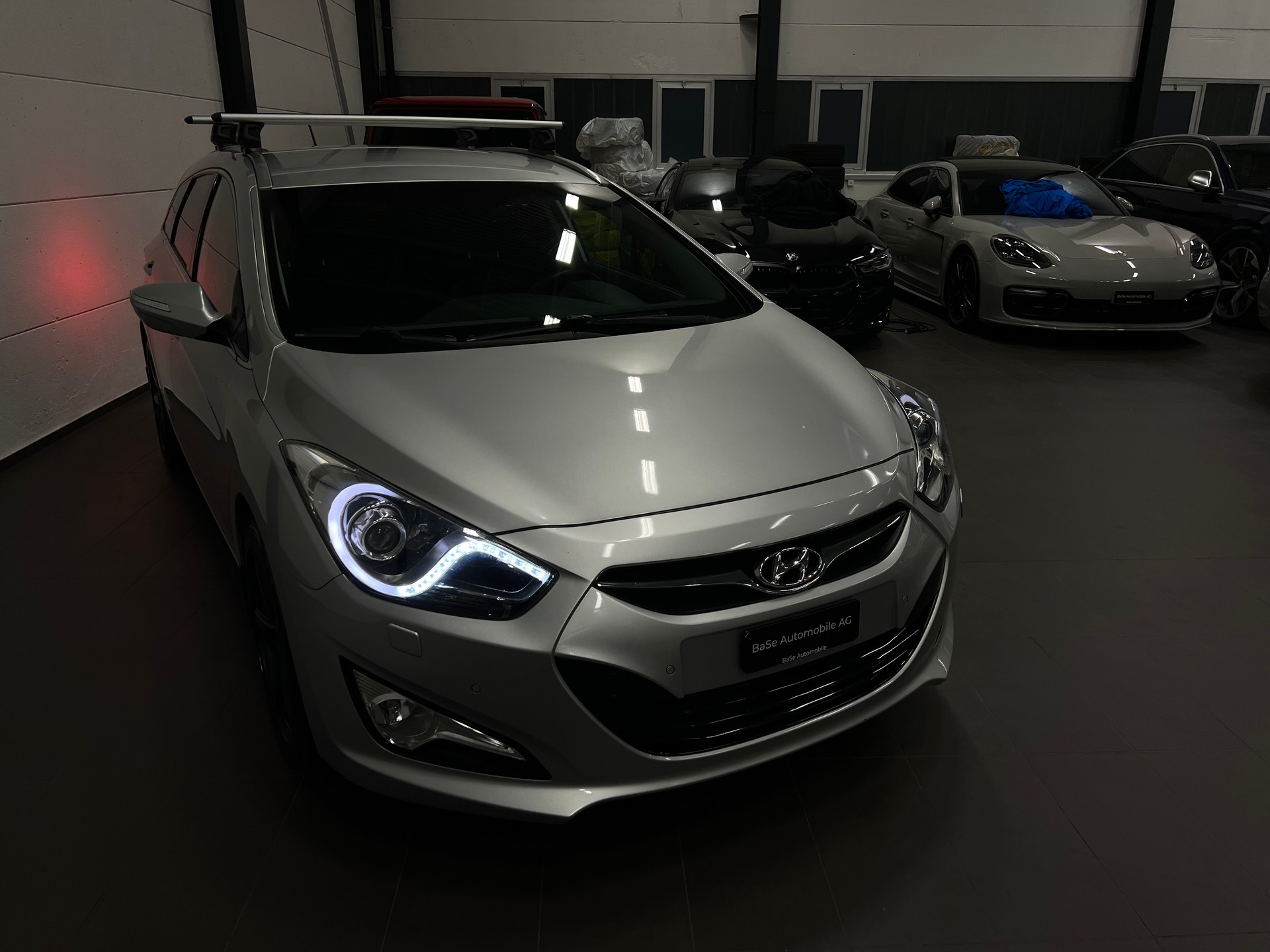 HYUNDAI i40 Wagon 1.7 CRDI Style-image-7
