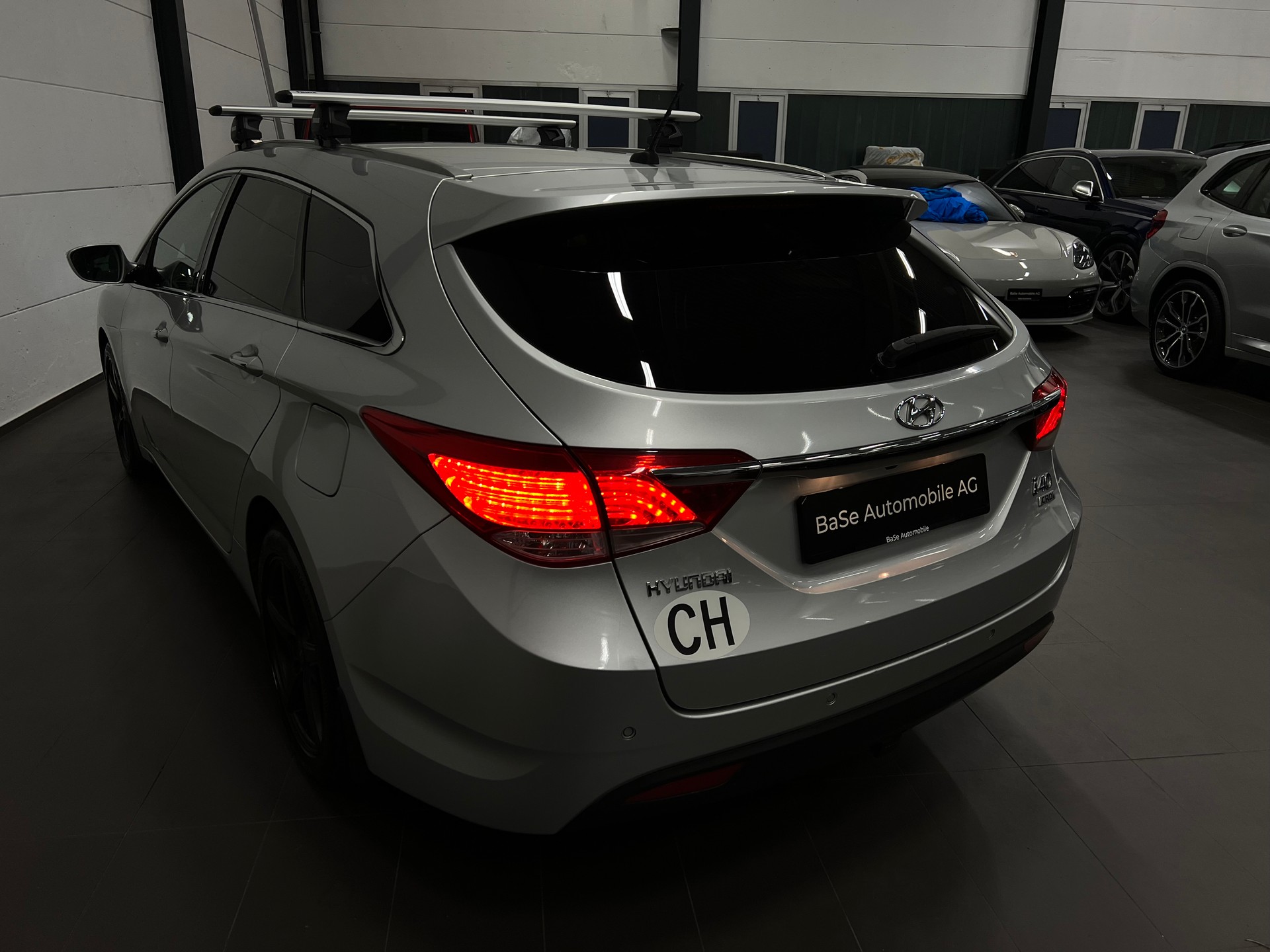 HYUNDAI i40 Wagon 1.7 CRDI Style-image-15