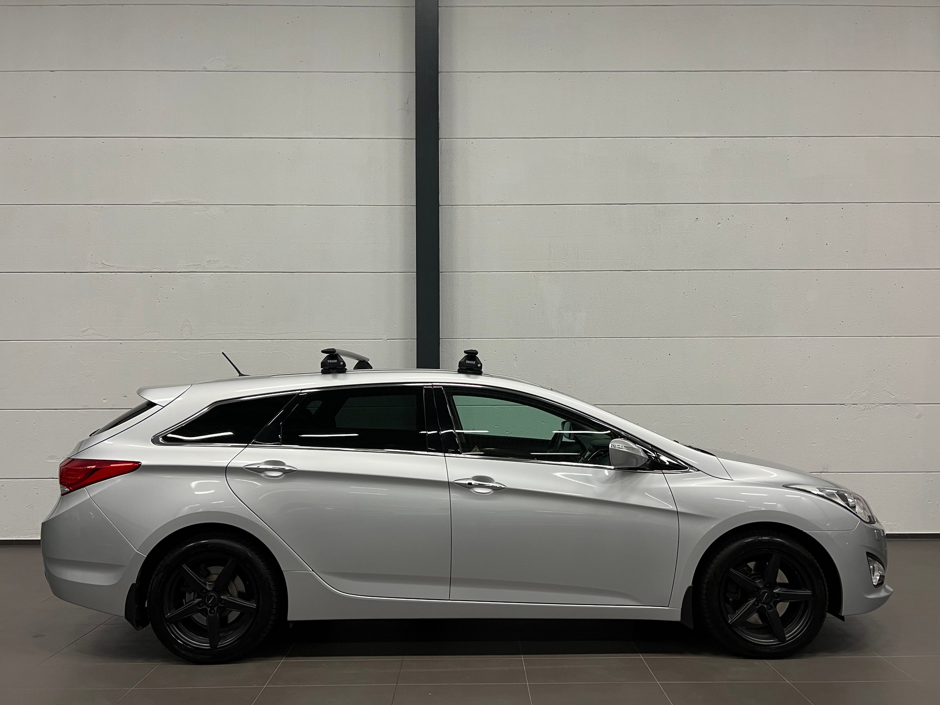 HYUNDAI i40 Wagon 1.7 CRDI Style-image-8
