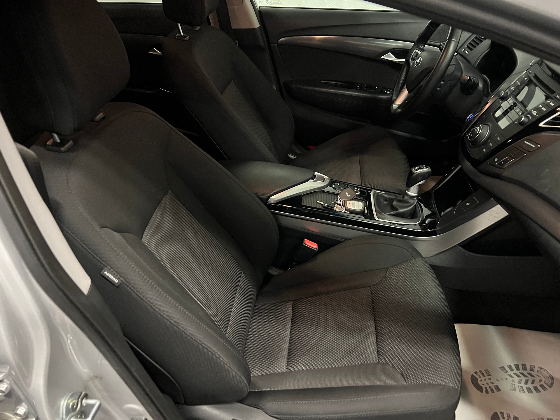 HYUNDAI i40 Wagon 1.7 CRDI Style-image-19