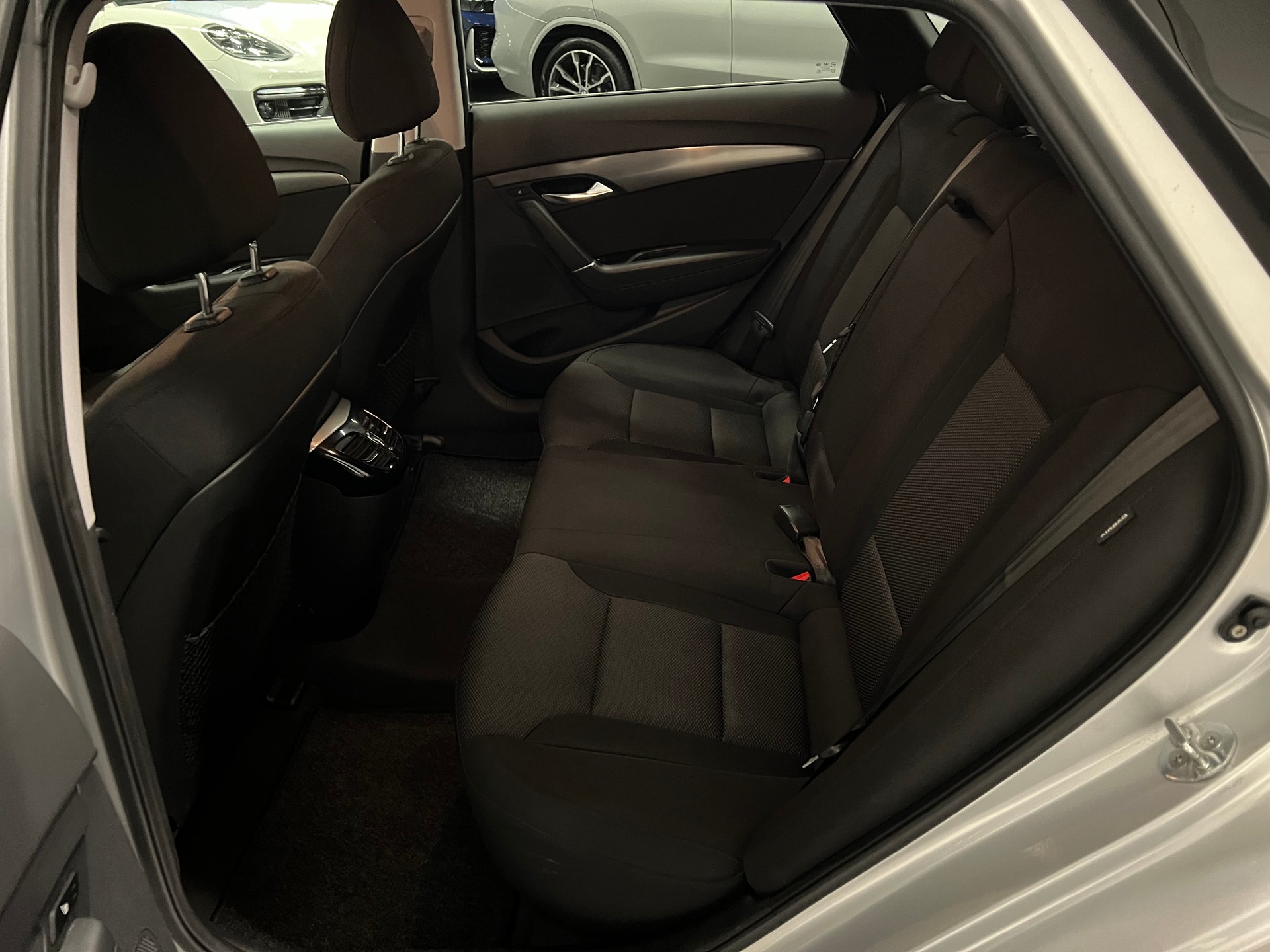 HYUNDAI i40 Wagon 1.7 CRDI Style-image-21
