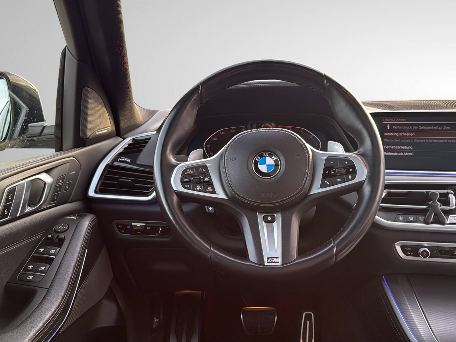 BMW X5 xDrive 48V 40d M Sport Steptronic-image-25