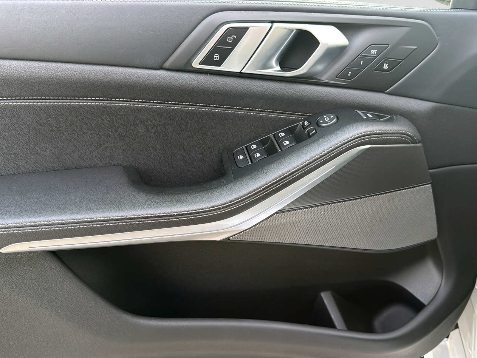 BMW X5 xDrive 48V 40d M Sport Steptronic-image-18