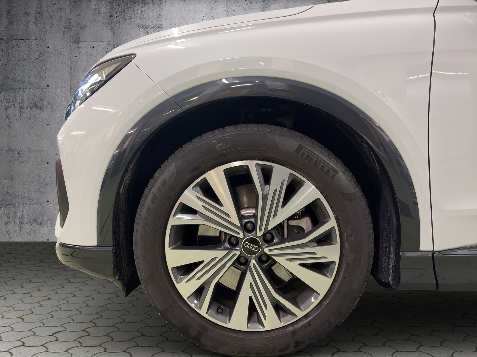 AUDI Q4 e-tron 40-image-15