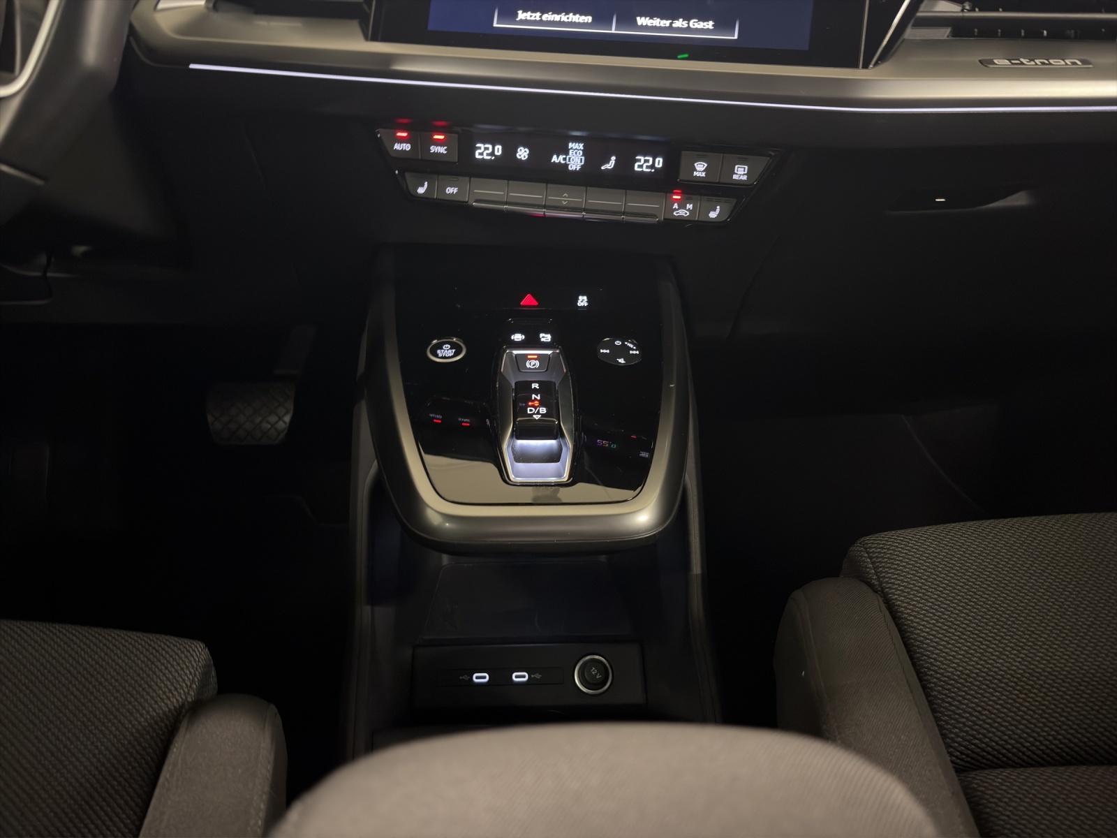 AUDI Q4 e-tron 40-image-12