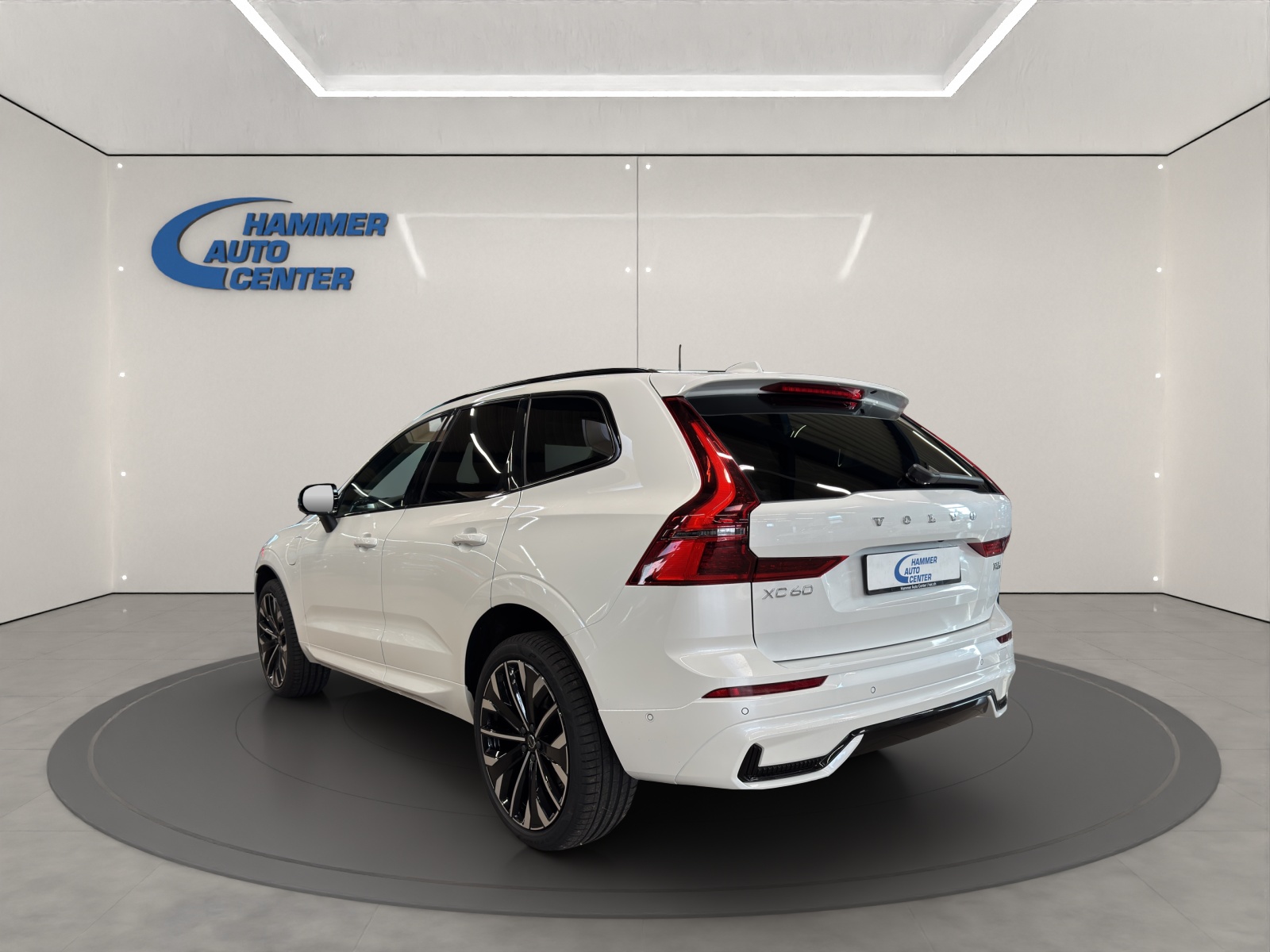 VOLVO XC60 2.0 T8 TE Ultra Dark eAWD-image-1